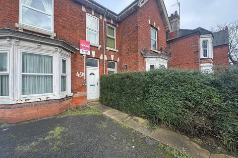 2 bed property, in Sleaford Road, £90,000