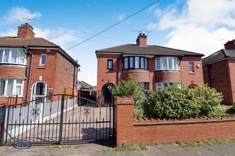 3 bed property, in Mablins Lane, £220,000