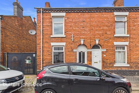 2 bed property, in Myrtle Street, £130,000