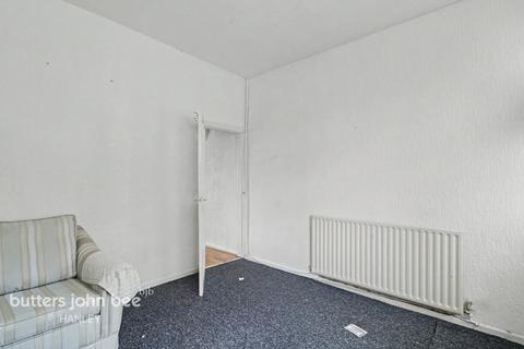 2 bed property, in Stoke-On-Trent ST6 4, £72,000