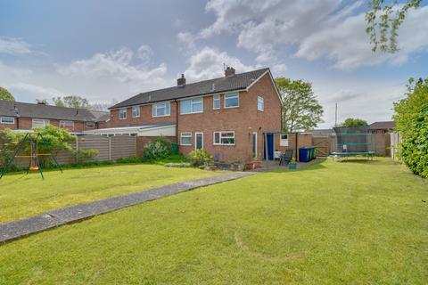 3 bed property, in St. Ives, £425,000