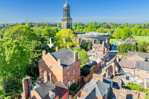 6 bed property, in 13 Claremont HIll, £800,000