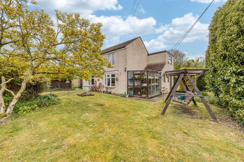 3 bed property, in Back Road, £350,000