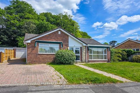 3 bed property, in Manning Avenue, £499,950