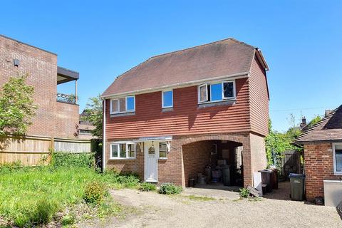 4 bed property, in Golden Square, £550,000