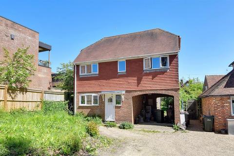4 bed property, in Golden Square, £550,000
