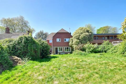 4 bed property, in Golden Square, £550,000