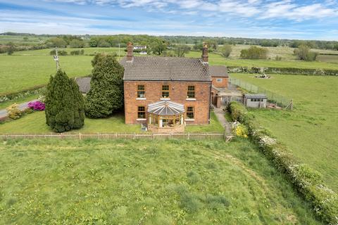4 bed property, in Clatterwick Lane, £995,000