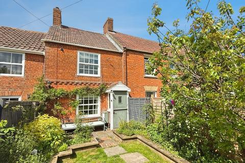 3 bed property, in High Street, £300,000