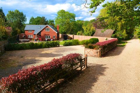 4 bed property, in Browning Hill Green, £880,000