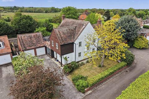 4 bed property, in Eastgate, £985,000