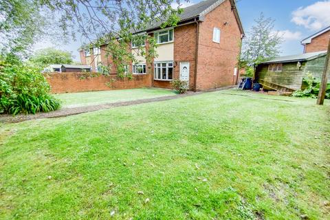 2 bed property, in Wellington Road, £155,000
