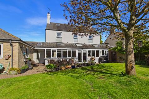 4 bed property, in Oulton Road North, £625,000