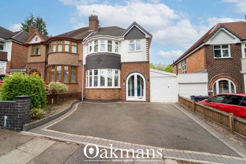 3 bed property, in Beverley Court Road, £425,000