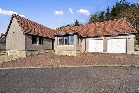 3 bed property, in Rhyndlea, £395,000