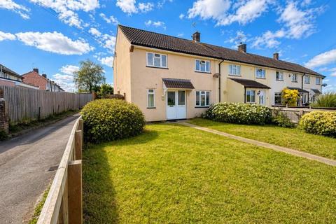 3 bed property, in Shutemead, £220,000