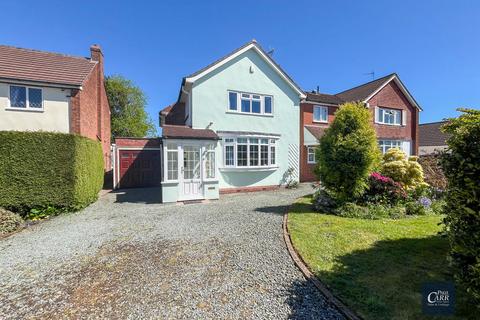 3 bed property, in Hawthorn Road, £500,000