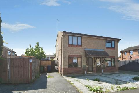 2 bed property, in Henry Warby Avenue, £160,000