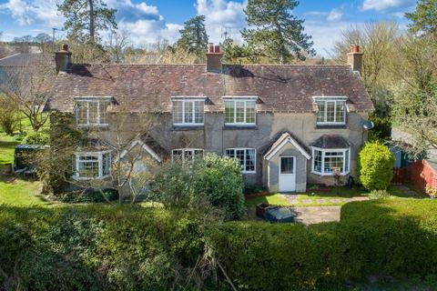4 bed property, in Sutton Parva, £875,000