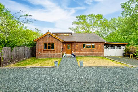 3 bed property, in Great Burches Road, £625,000