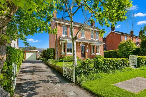 3 bed property, in Holmesland Lane, £575,000
