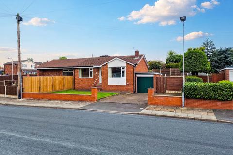 2 bed property, in Bankhouse Road, £230,000