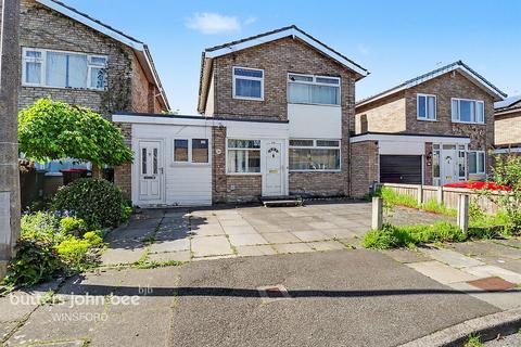 3 bed property, in Launceston Close, £160,000
