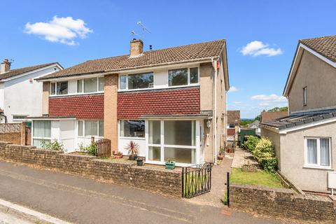 3 bed property, in Cotswold Way, £210,000