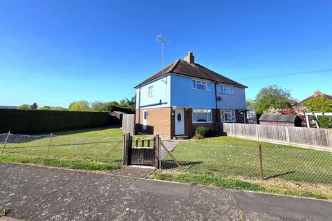 3 bed property, in Tabor Avenue, £325,000