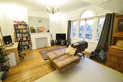 1 bed property, in Claremont Road, £265,000