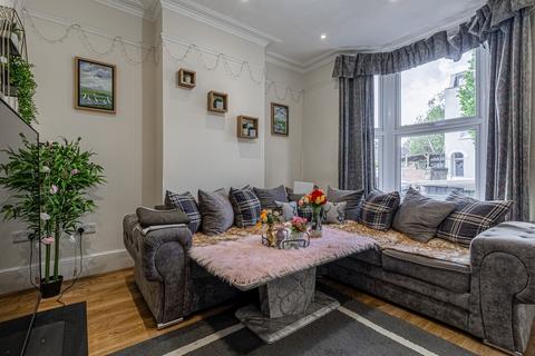3 bed property, in Leonard Road, £600,000