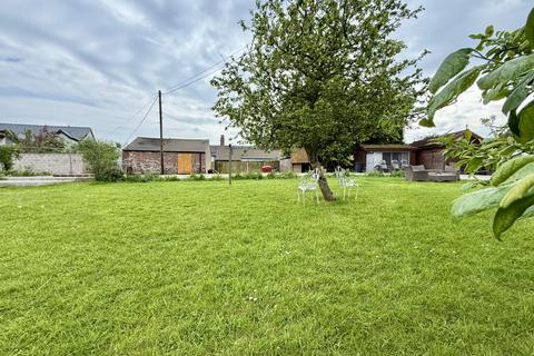Studio, in Back Lane, £150,000