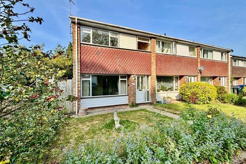 3 bed property, in Partridge Close, £350,000