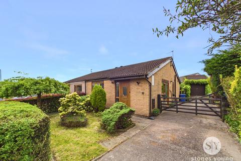 2 bed property, in Station Road, £170,000