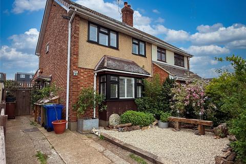 3 bed property, in Stephens Crescent, £450,000