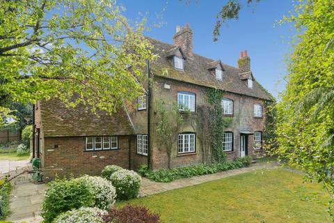4 bed property, in Park Street Lane, £1,500,000