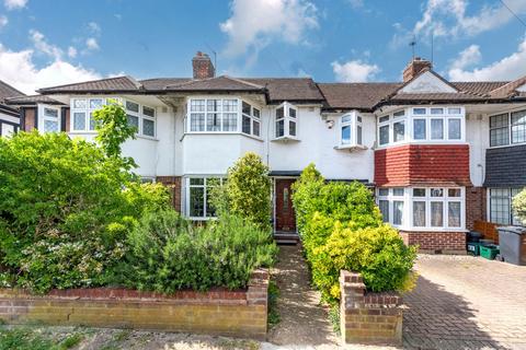 3 bed property, in Seymour Avenue, £485,000