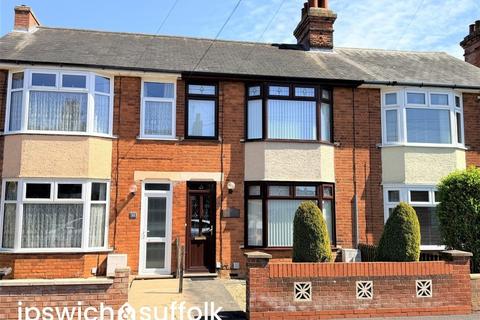 3 bed property, in Britannia Road, £230,000