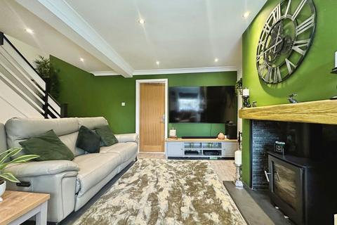 3 bed property, in Mount Pleasant Walk, £240,000
