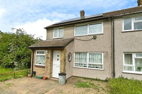 3 bed property, in Pear Tree Mead, £315,000