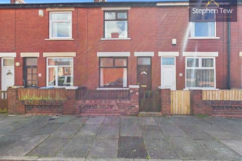 2 bed property, in Gisburn Grove, £100,000