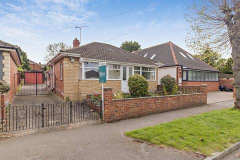 2 bed property, in The Grove, £190,000