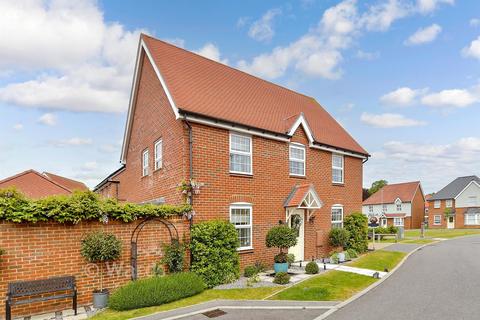 4 bed property, in Russett Lane, £550,000