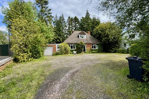4 bed property, in Ross Road, £675,000