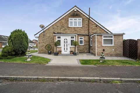 2 bed property, in Farm Road, £410,000