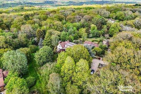 5 bed property, in Spring Elms Lane, £1,350,000
