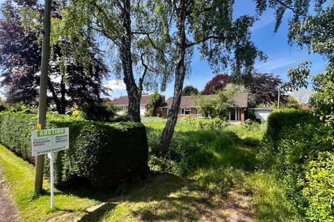 3 bed property, in Church Road, £200,000