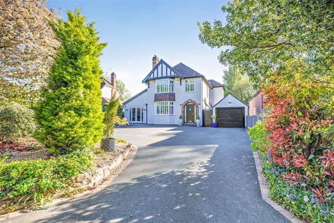 5 bed property, in Rad Valley Gardens, £899,000