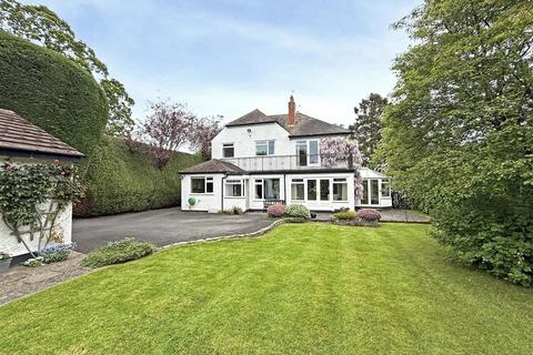 5 bed property, in Racecourse Lane, £699,999