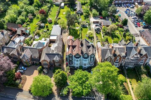 7 bed property, in Clevedon Villa, £950,000
